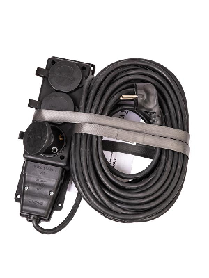 Удлинитель на каучуковой колодке 3х15м 16А IP44 250В 4кВт каучук КГ 3х2.5 черн. УХз16 Россия КОСМОС YKsm15m-3g(16A)KG-B